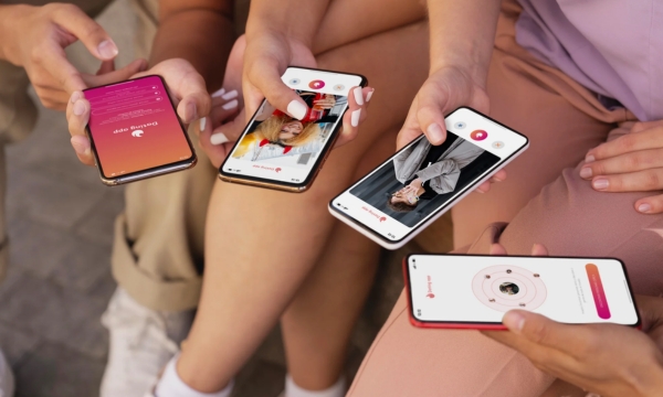 Trouver des célibataires sur les applications (Source : Google)